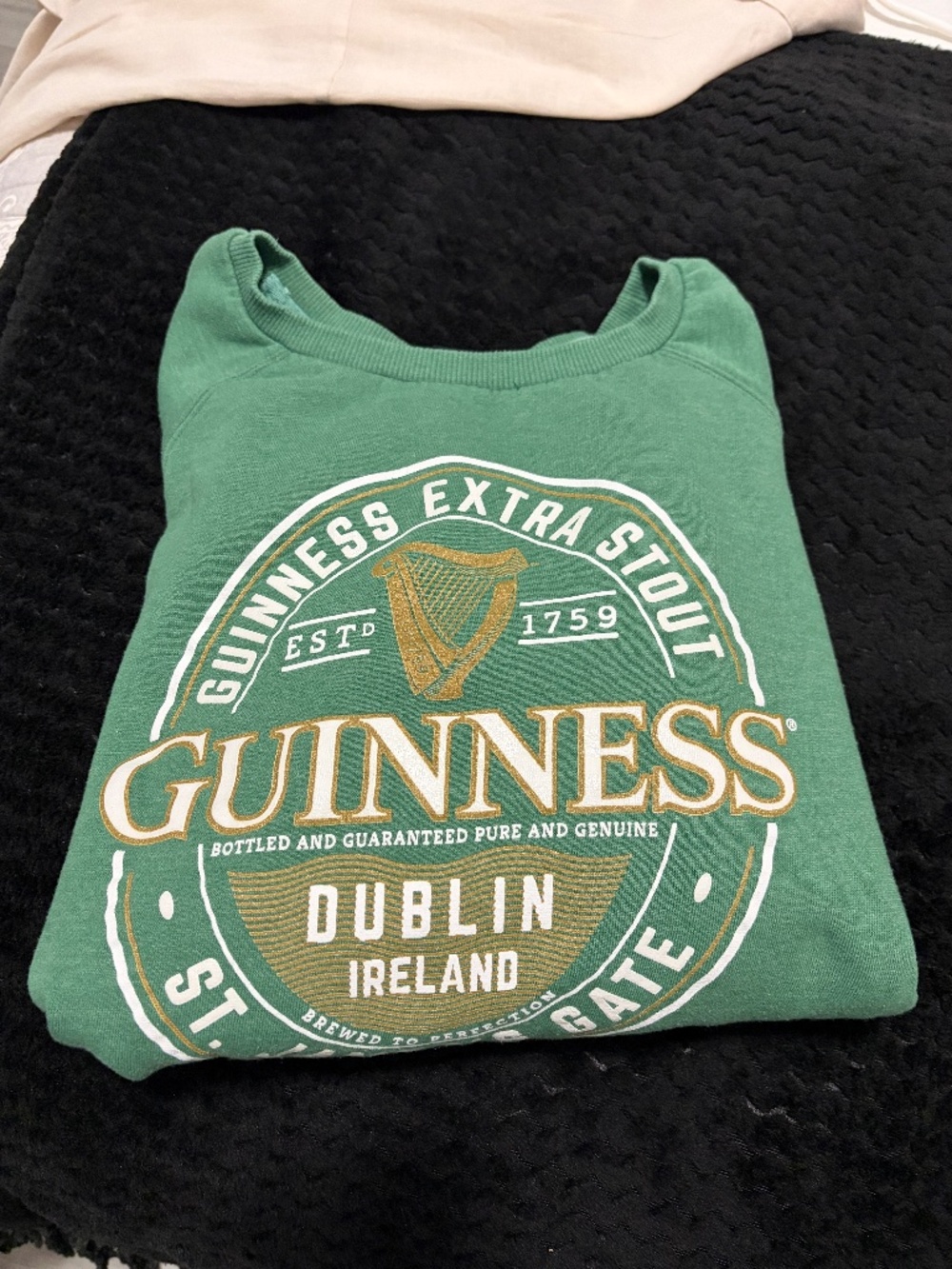 Women's Guiness, Dublin, Ireland Green Crewneck Sweatshirt - SMALL